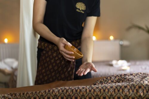 Tajski Masaż Gorącym Olejkiem Kokosowym